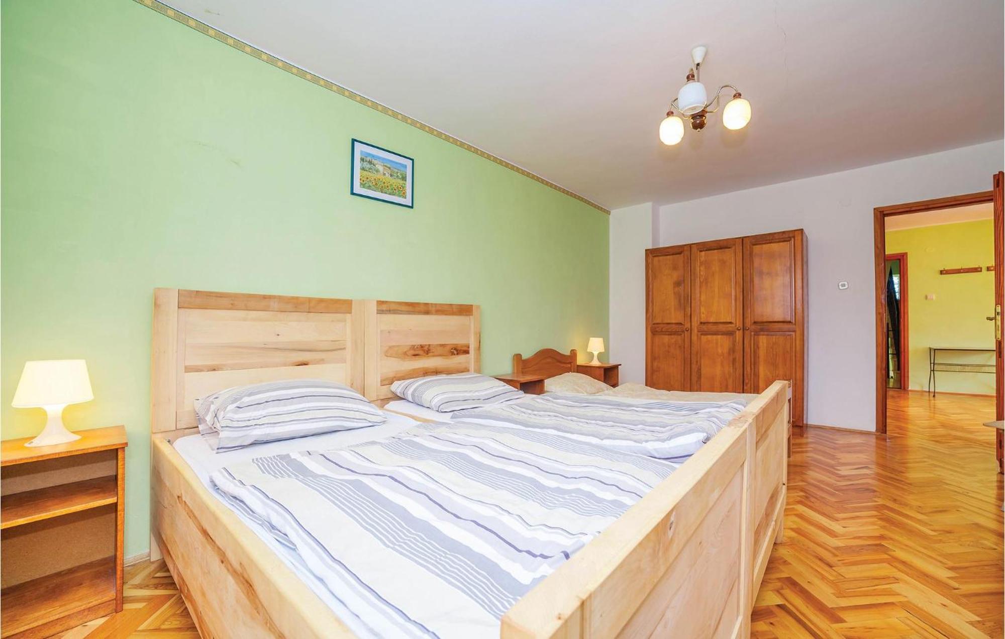 7 Bedroom Pet Friendly Home In Crni Kal Crni Kal  Bagian luar foto