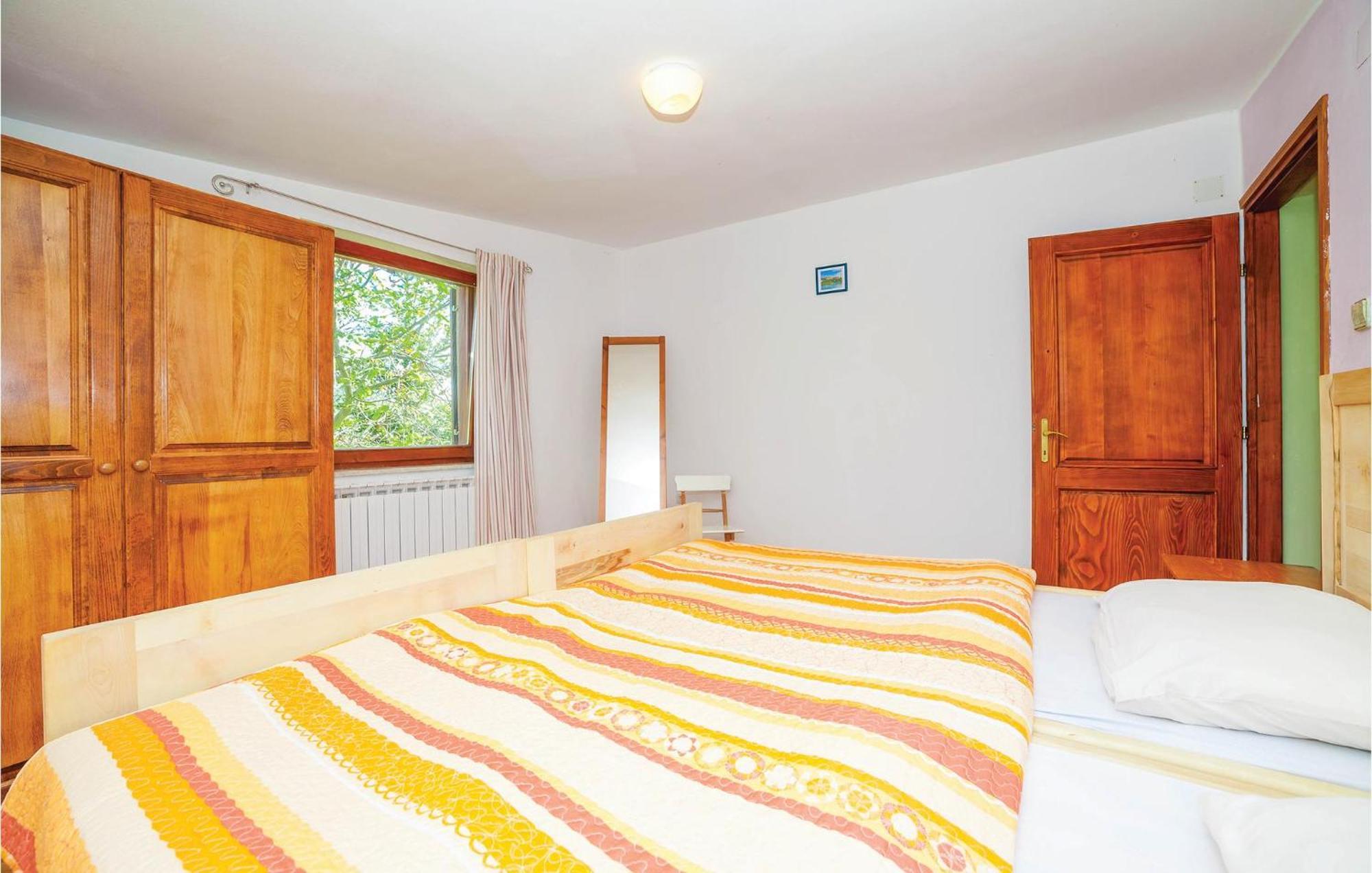 7 Bedroom Pet Friendly Home In Crni Kal Crni Kal  Bagian luar foto