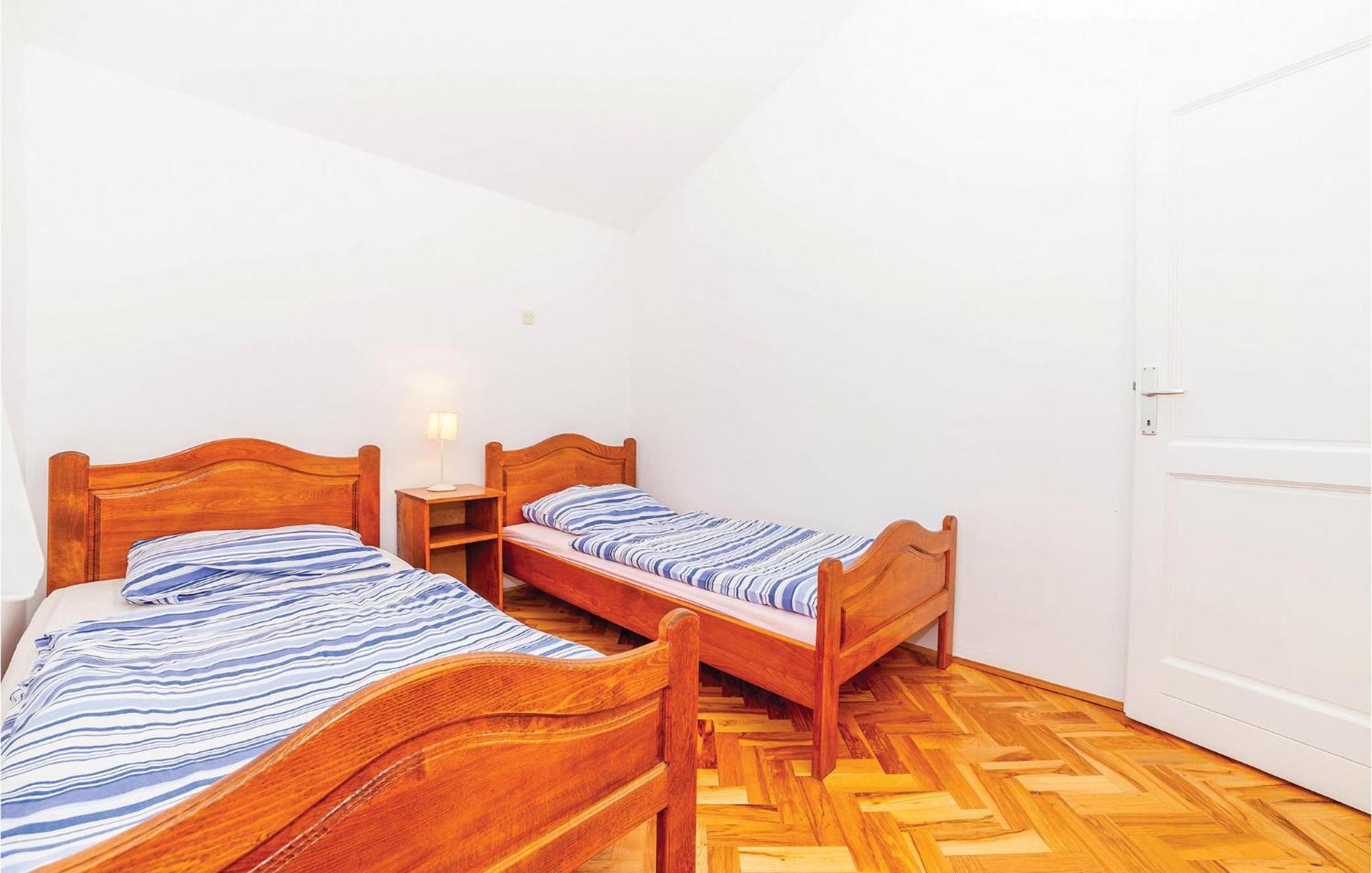 7 Bedroom Pet Friendly Home In Crni Kal Crni Kal  Bagian luar foto