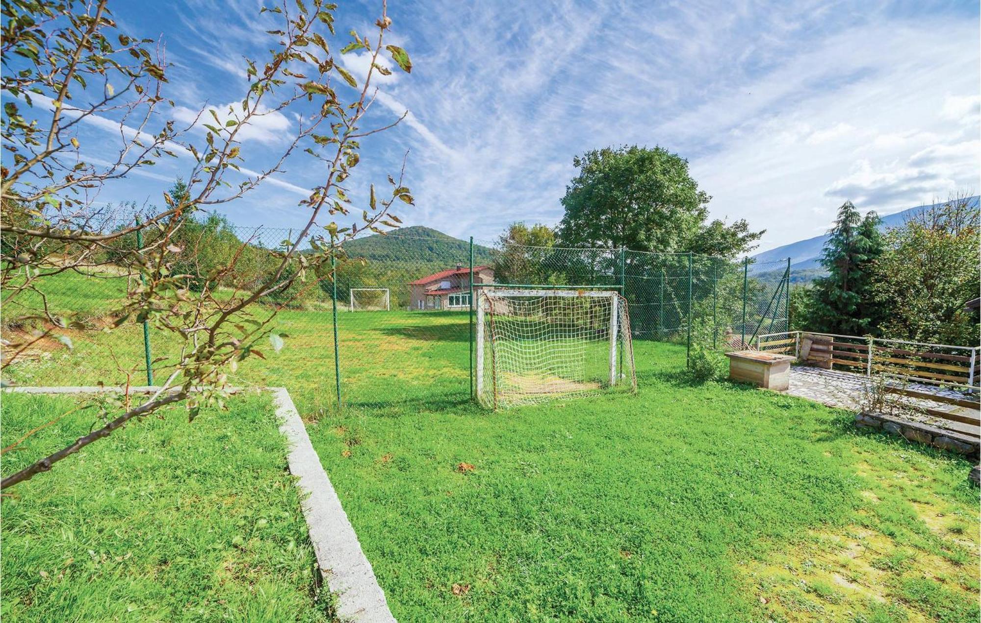7 Bedroom Pet Friendly Home In Crni Kal Crni Kal  Bagian luar foto
