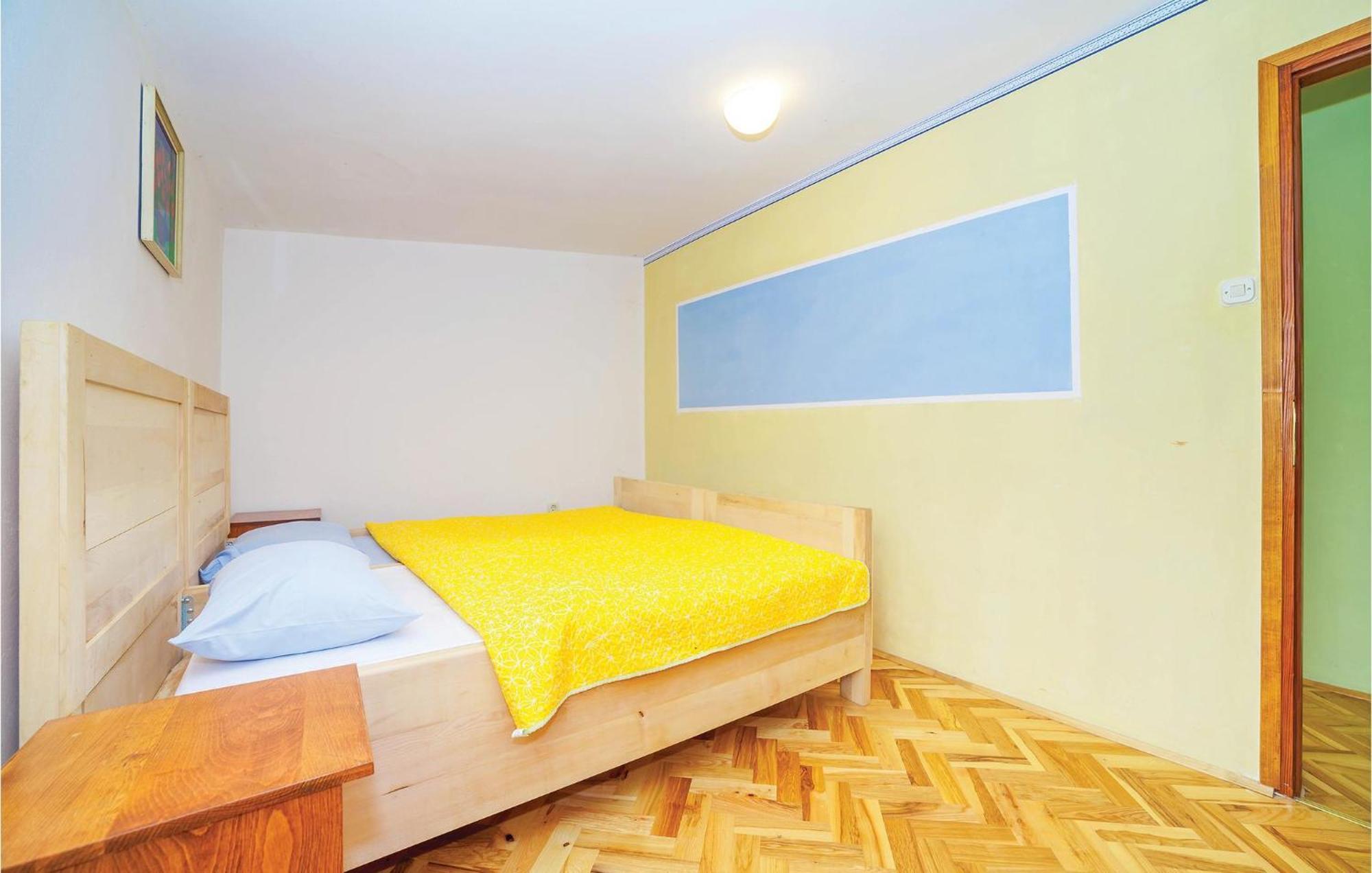 7 Bedroom Pet Friendly Home In Crni Kal Crni Kal  Bagian luar foto