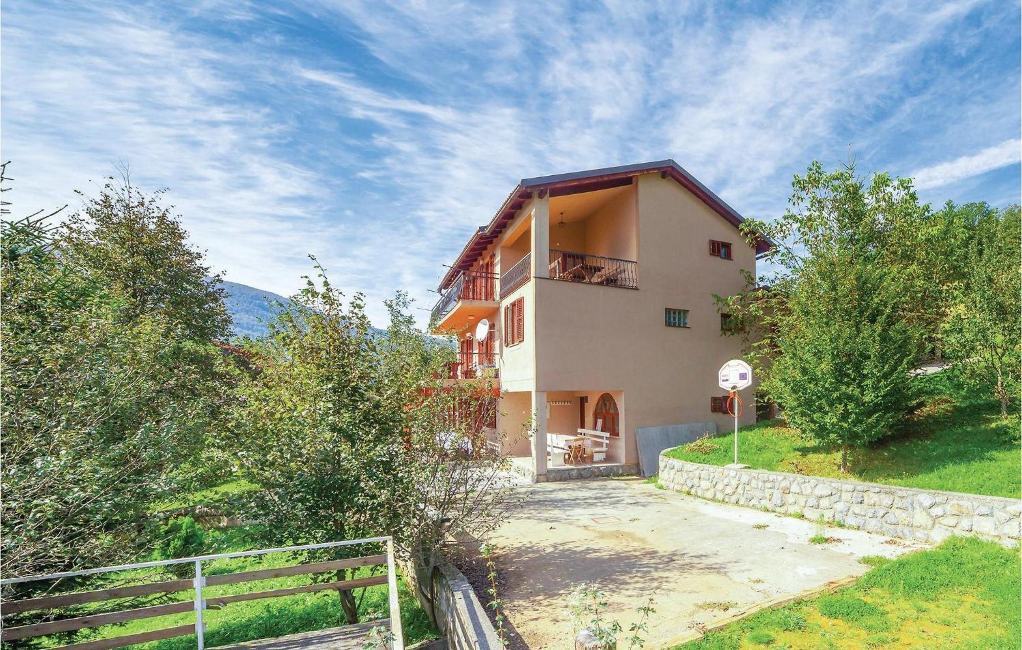 7 Bedroom Pet Friendly Home In Crni Kal Crni Kal  Bagian luar foto