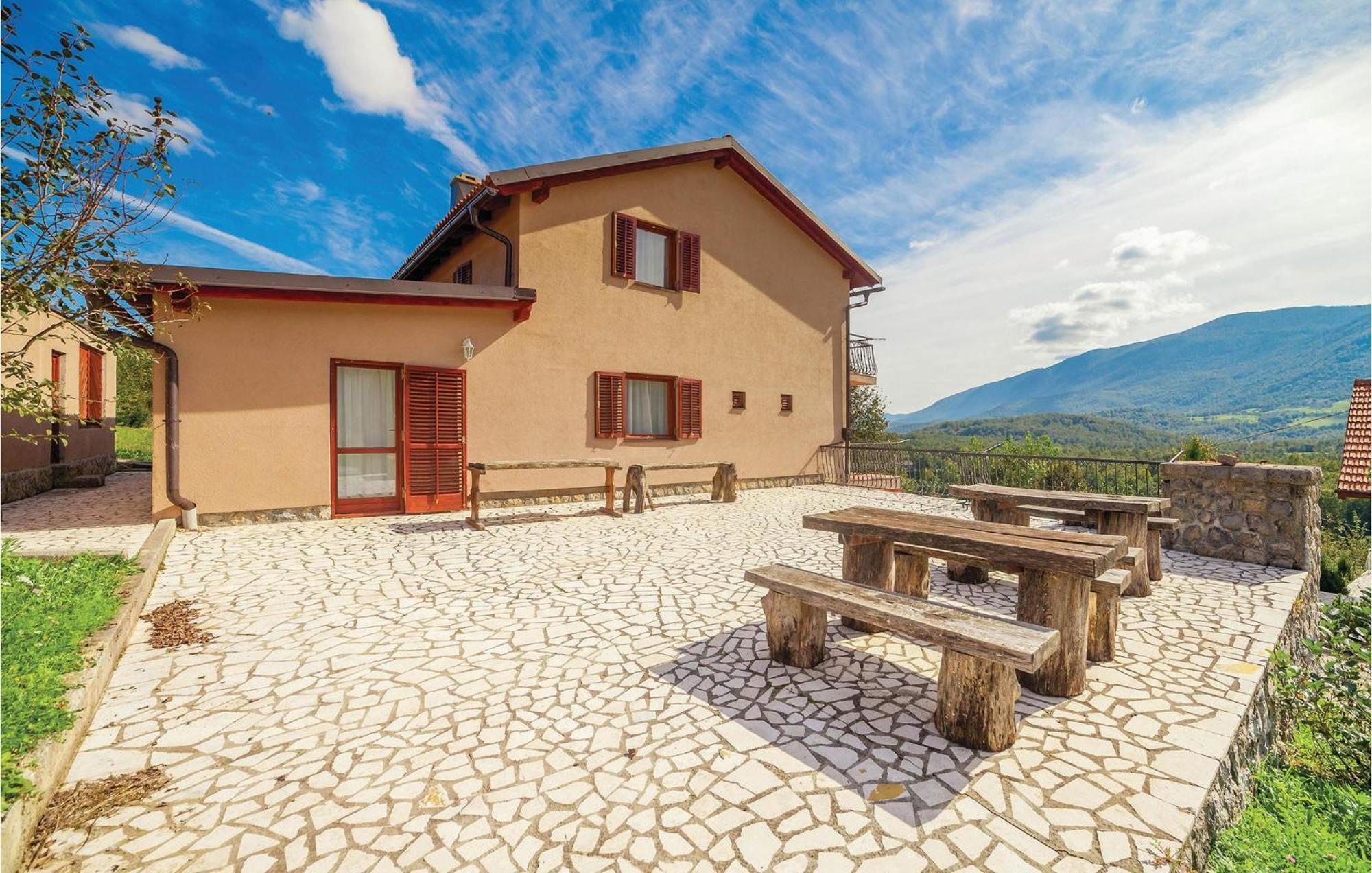7 Bedroom Pet Friendly Home In Crni Kal Crni Kal  Bagian luar foto