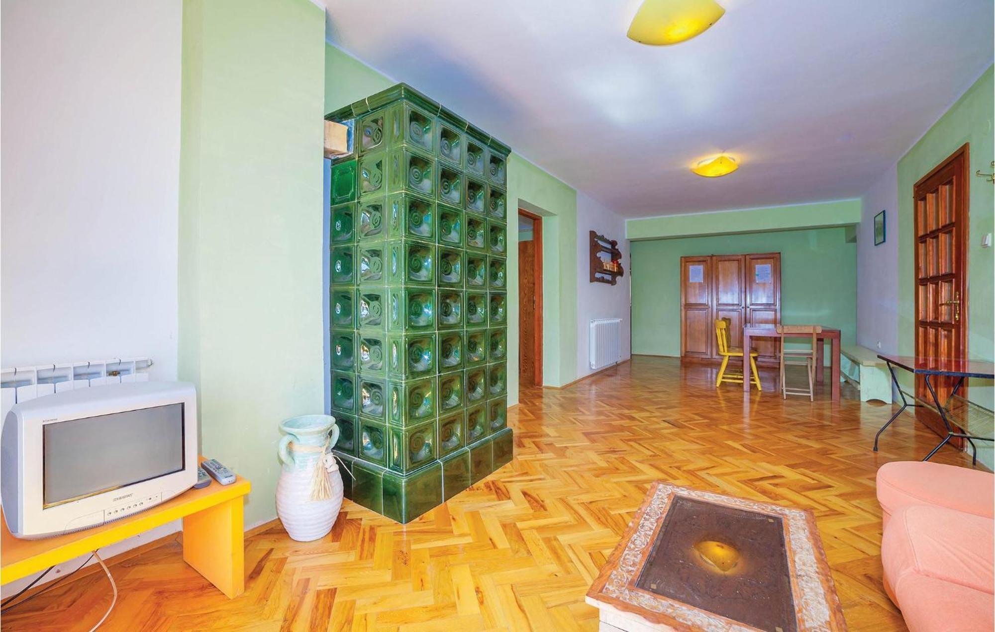 7 Bedroom Pet Friendly Home In Crni Kal Crni Kal  Bagian luar foto